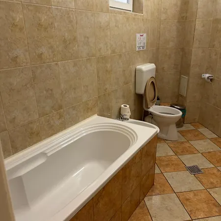 Old Town Grand Self Check-in Apartment *
