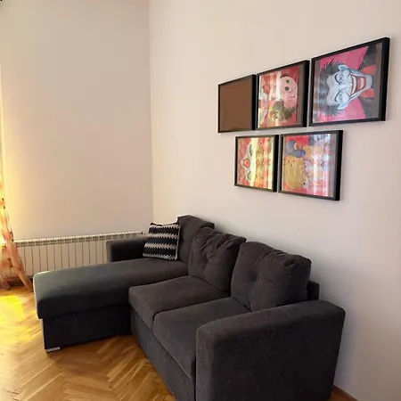 Old Town Grand Self Check-in *