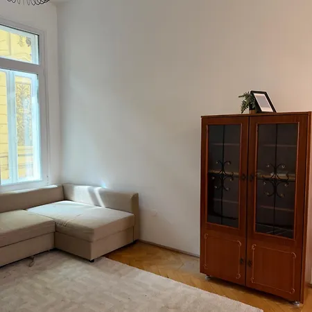 Old Town Grand Self Check-in Apartment *